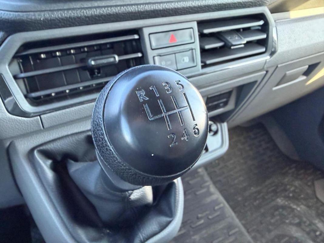 Volkswagen Crafter Furgon Batalla Media 2.0 TDI 30 TN 103 kW (140 CV)