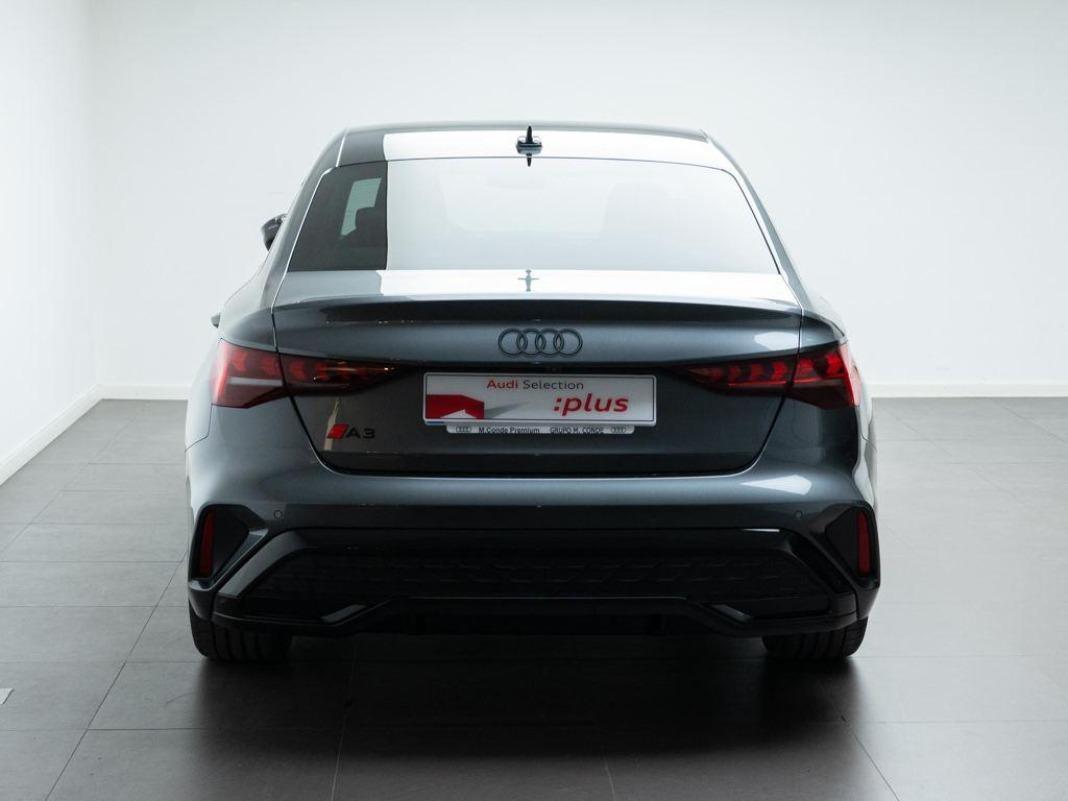 Audi A3 Sedan Black line edition 35 TFSI 110 kW (150 CV) S tronic