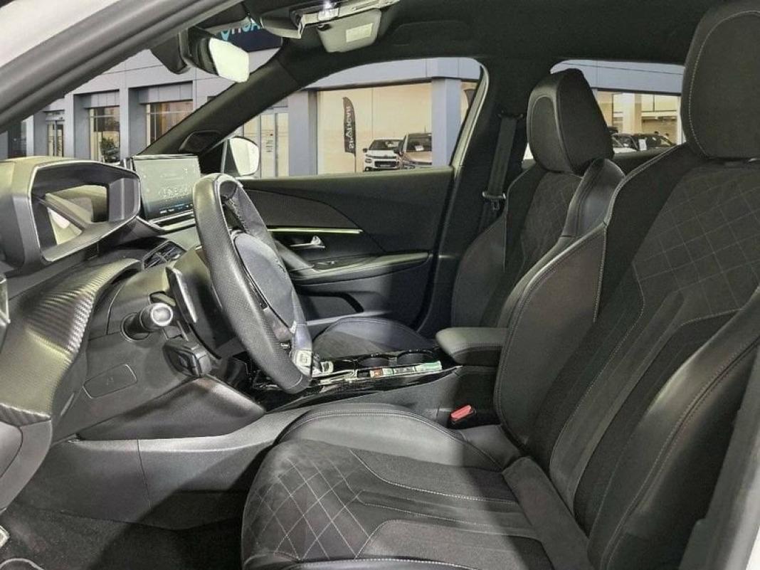 Peugeot 2008 Puretech 130 S&S EAT8 GT