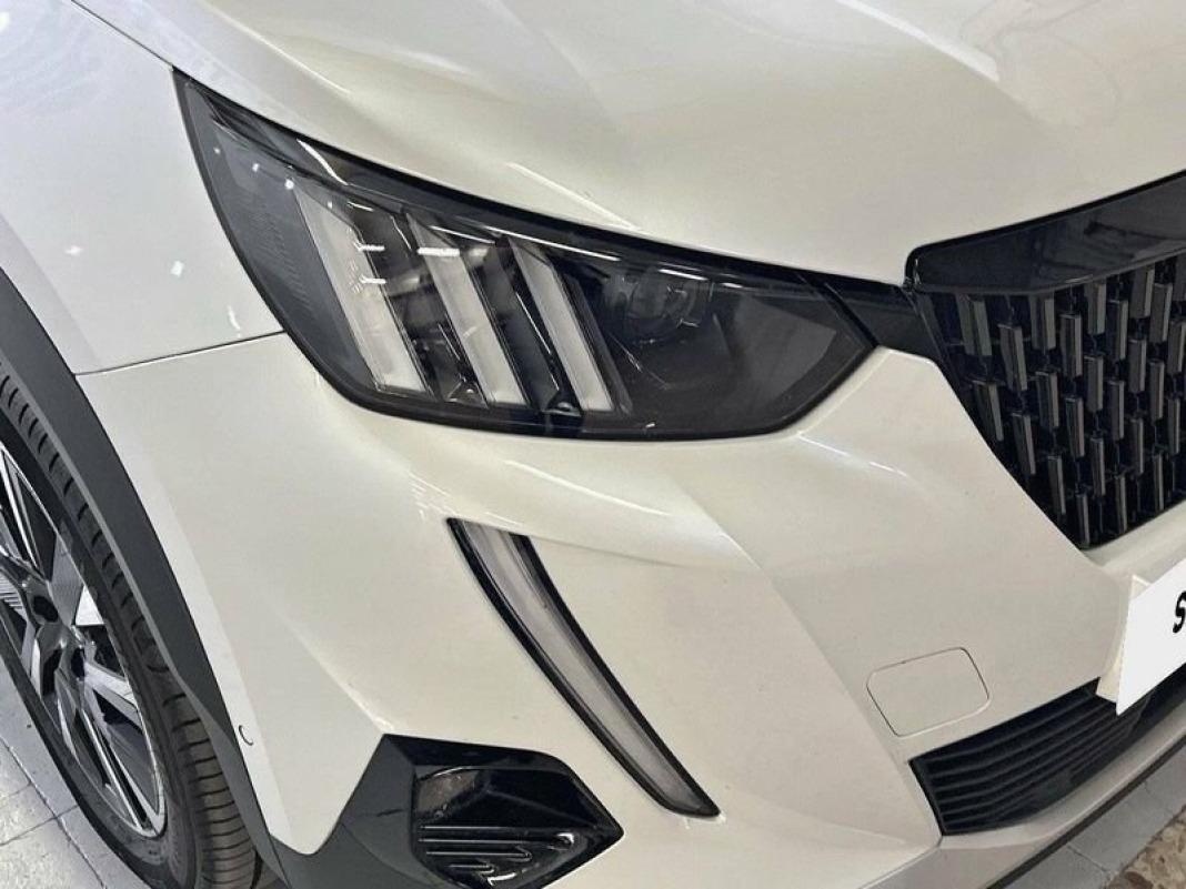 Peugeot 2008 Puretech 130 S&S EAT8 GT