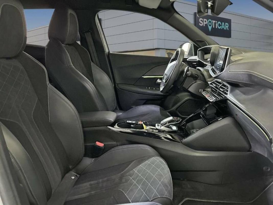 Peugeot 2008 Puretech 130 S&S EAT8 GT