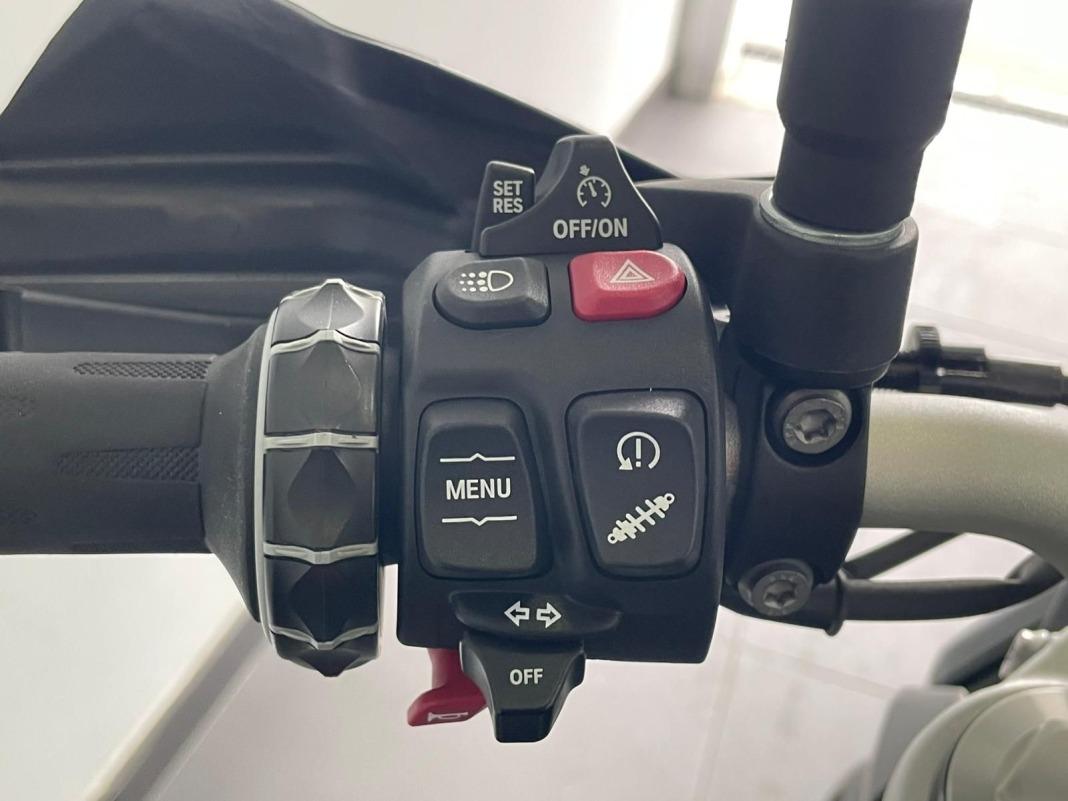 BMW Motorrad F 900 R 