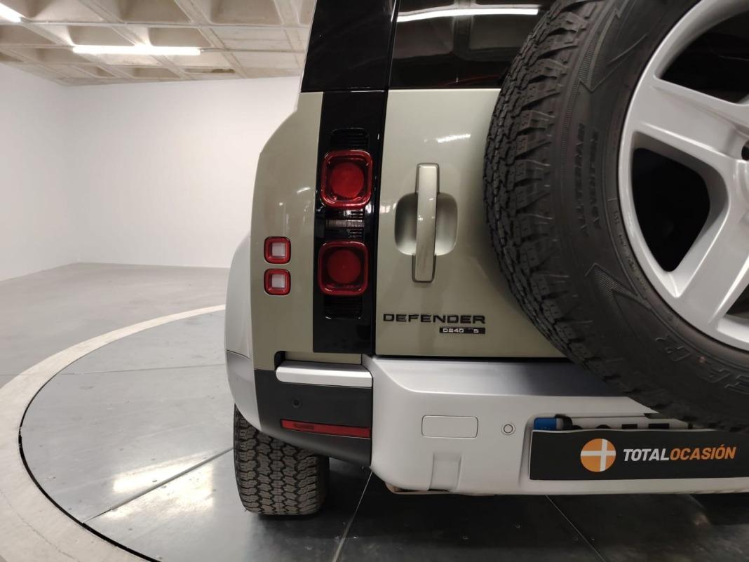 Land Rover Defender 2.0 D240 SD4 First Edition 110 Auto 4WD