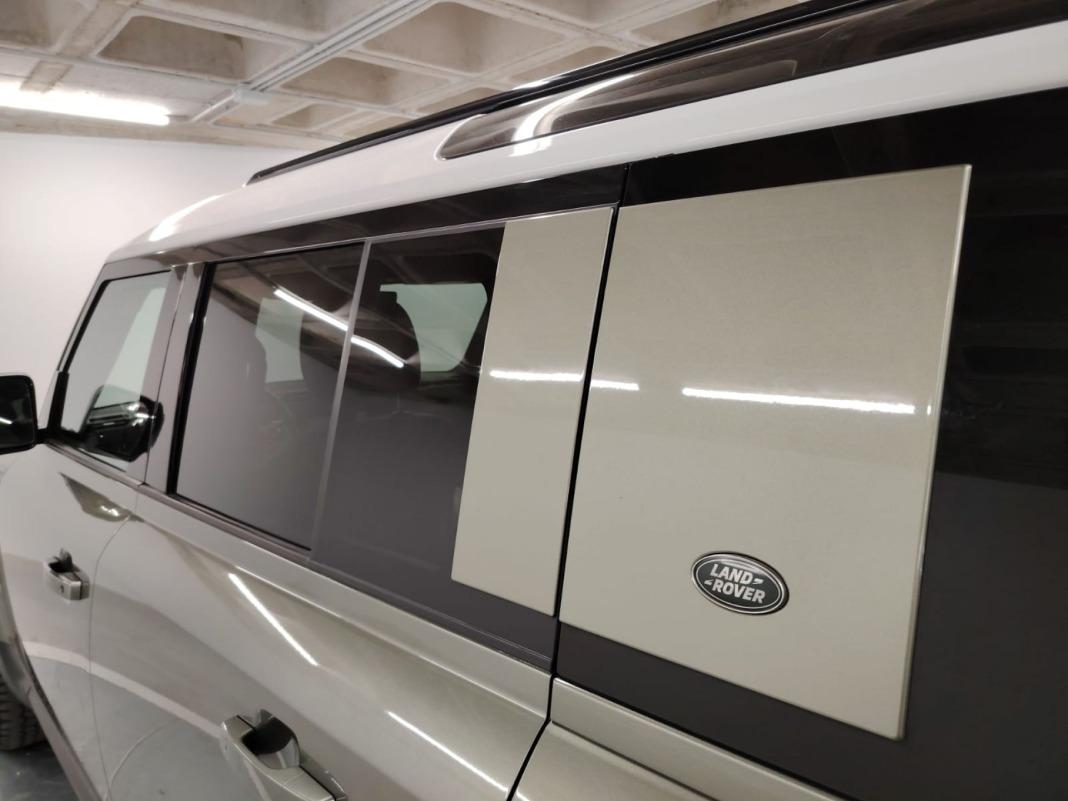 Land Rover Defender 2.0 D240 SD4 First Edition 110 Auto 4WD