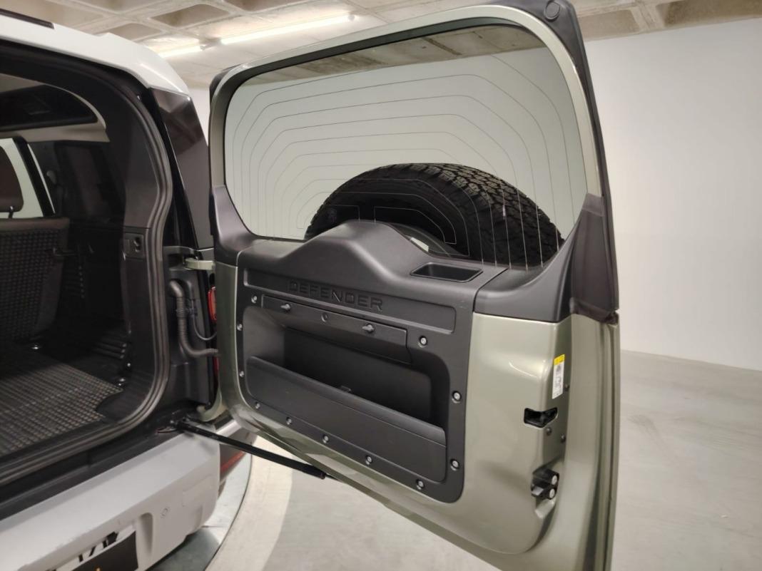 Land Rover Defender 2.0 D240 SD4 First Edition 110 Auto 4WD