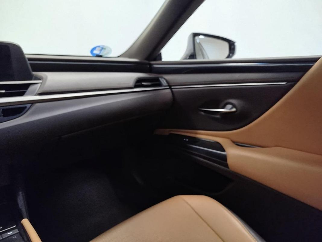 Lexus Es 2.5 300h Executive