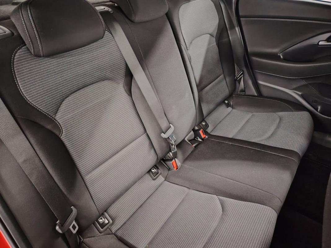 Hyundai I30 1.0 TGDI Essence Fastback LRR