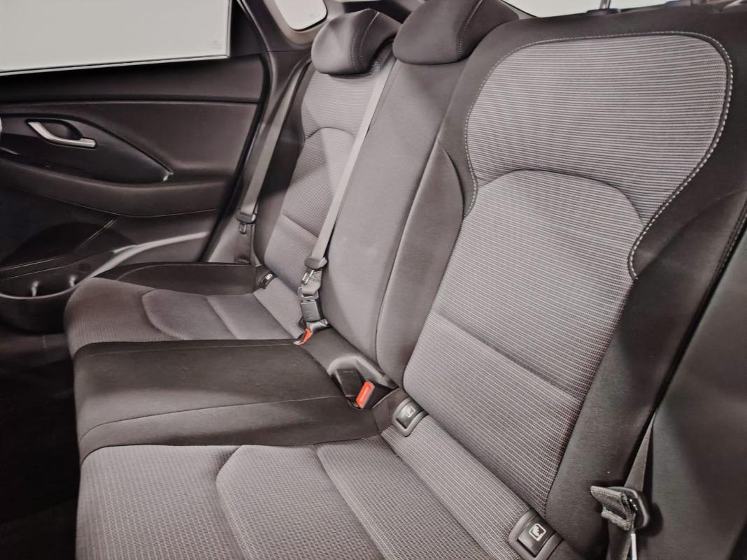 Hyundai I30 1.0 TGDI Essence Fastback LRR