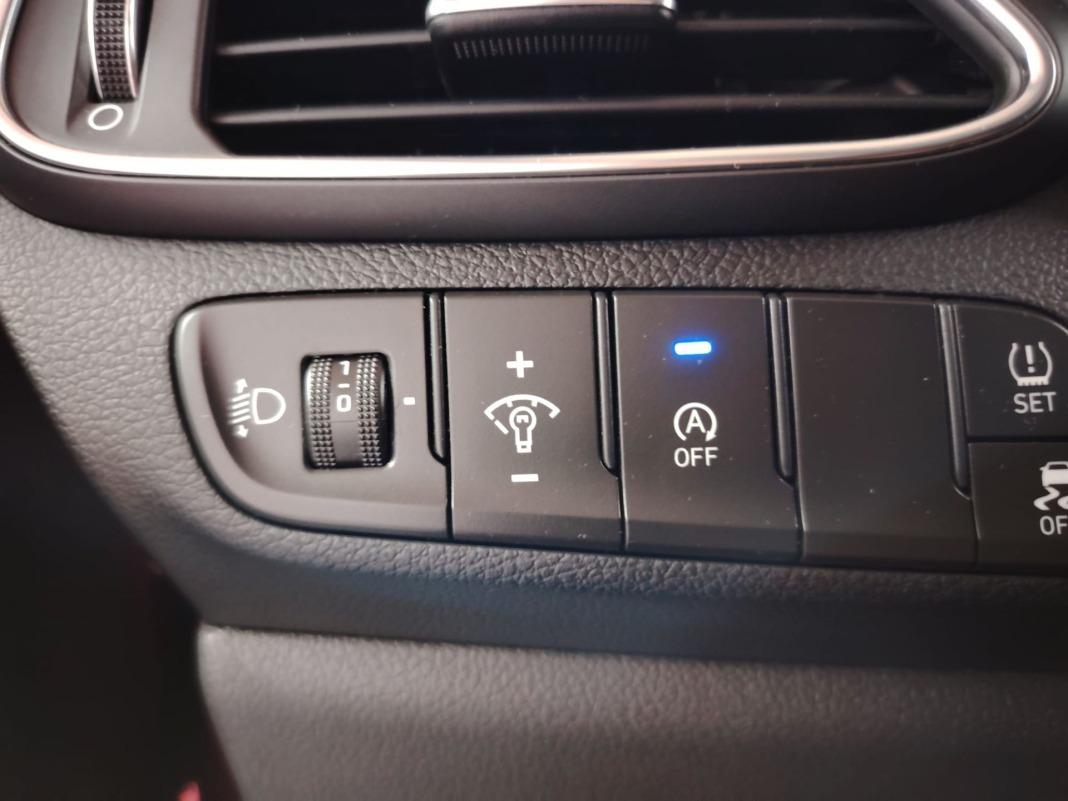 Hyundai I30 1.0 TGDI Essence Fastback LRR