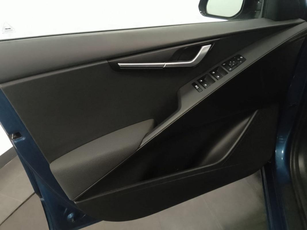 Kia Niro 1.6 GDi HEV 104kW (141CV) Drive