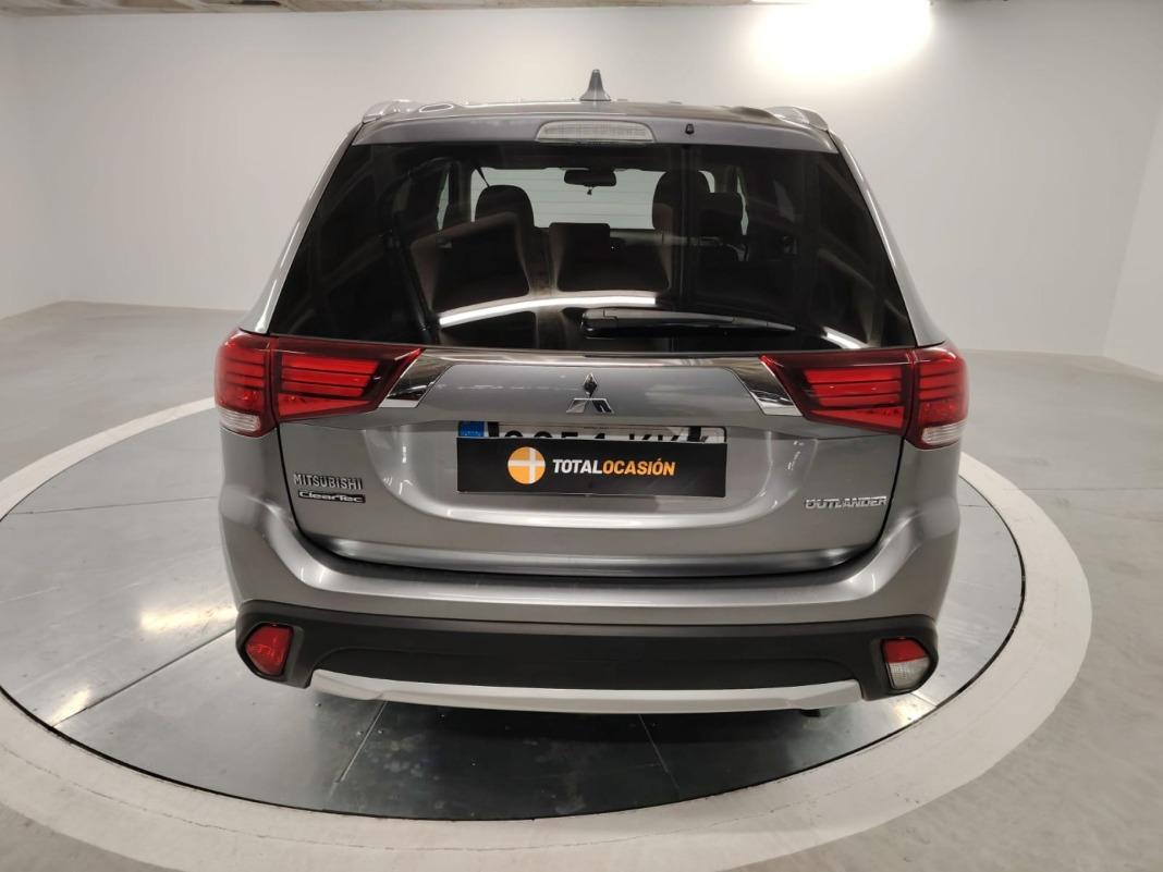 Mitsubishi Outlander 200 MPI Motion CVT 2WD 7 Plazas