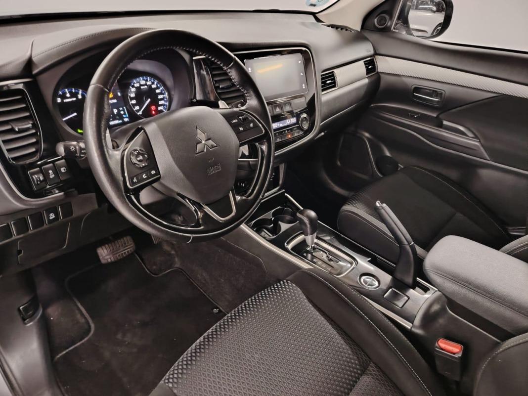 Mitsubishi Outlander 200 MPI Motion CVT 2WD 7 Plazas