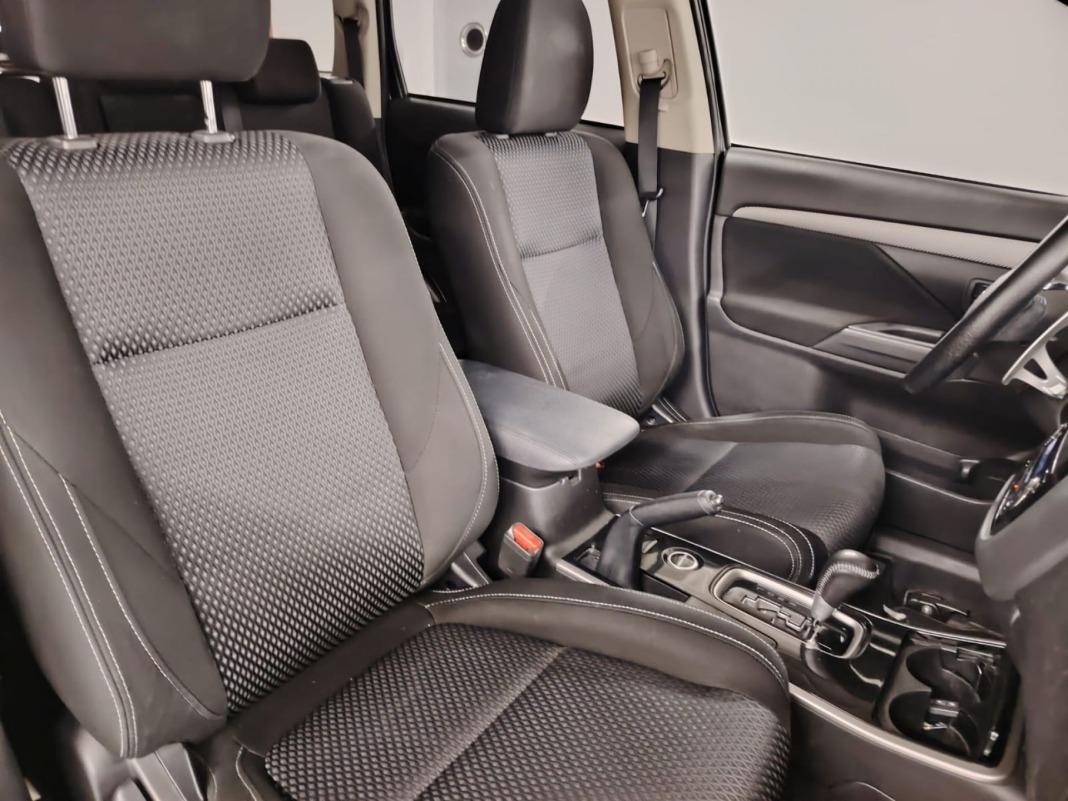 Mitsubishi Outlander 200 MPI Motion CVT 2WD 7 Plazas