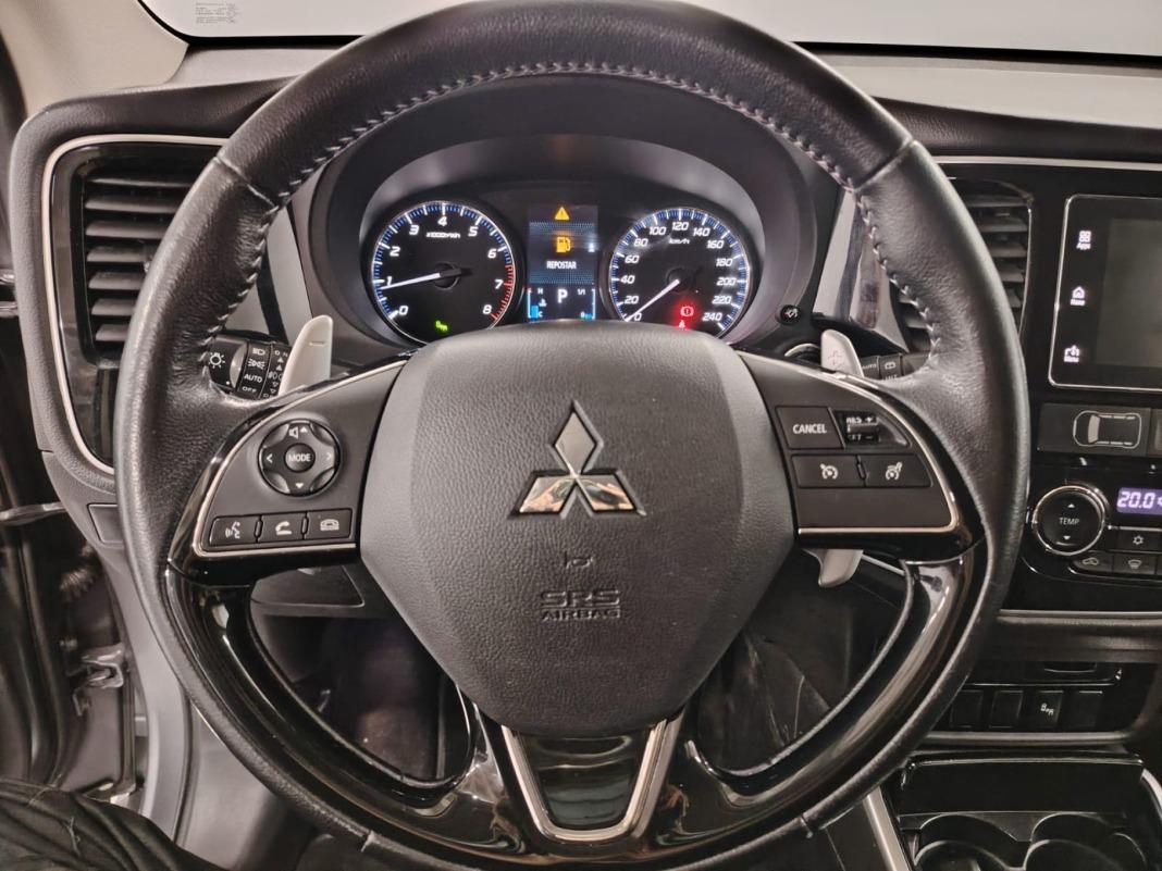 Mitsubishi Outlander 200 MPI Motion CVT 2WD 7 Plazas