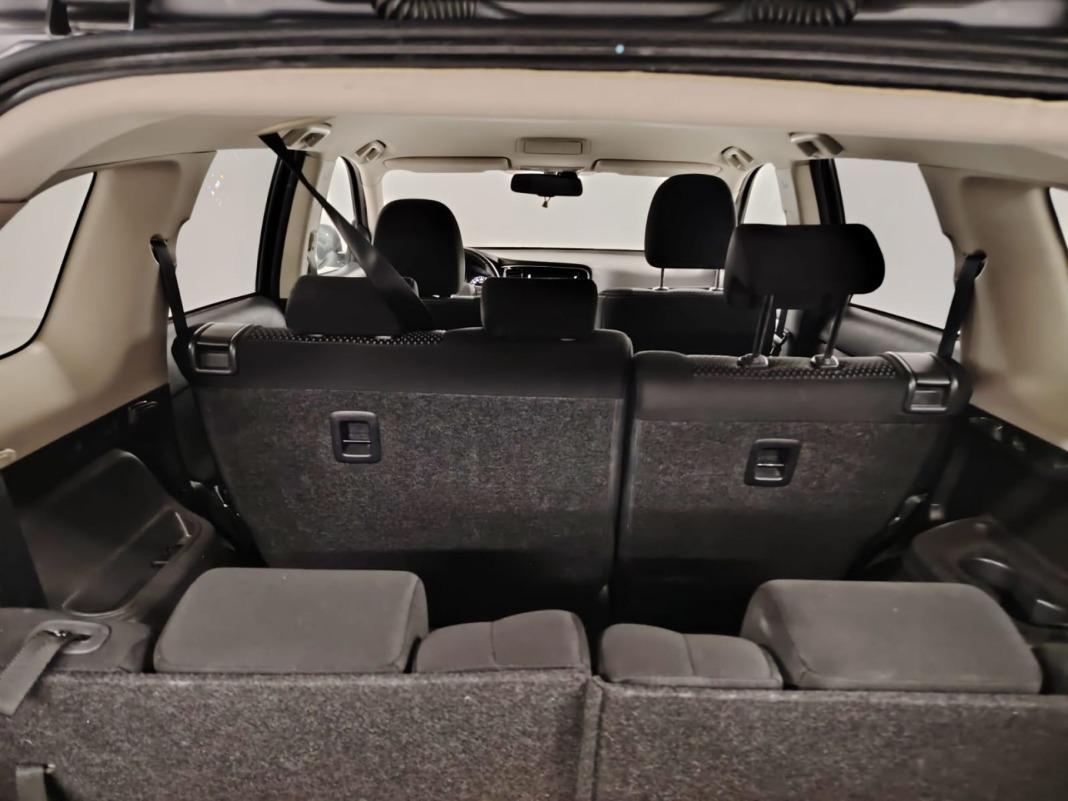 Mitsubishi Outlander 200 MPI Motion CVT 2WD 7 Plazas