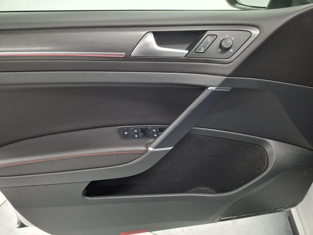 Volkswagen Golf GTI Performance 2.0 TSI 180kW(245CV) DSG