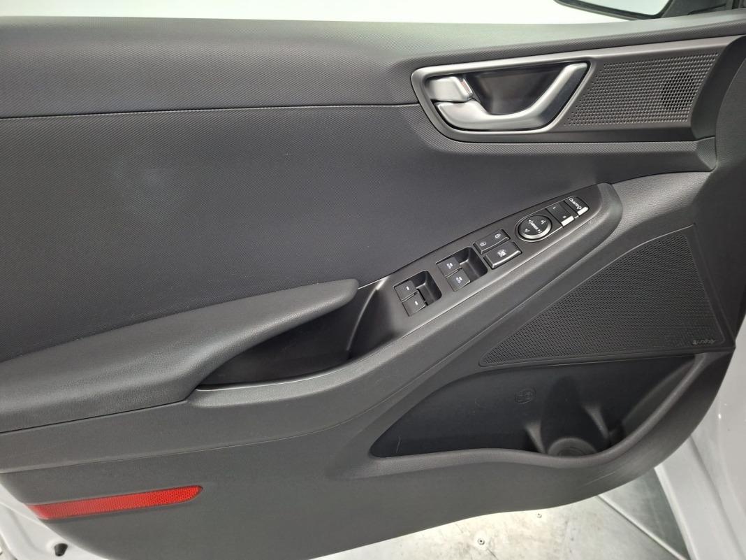 Hyundai Ioniq 1.6 GDI PHEV Tecno DCT