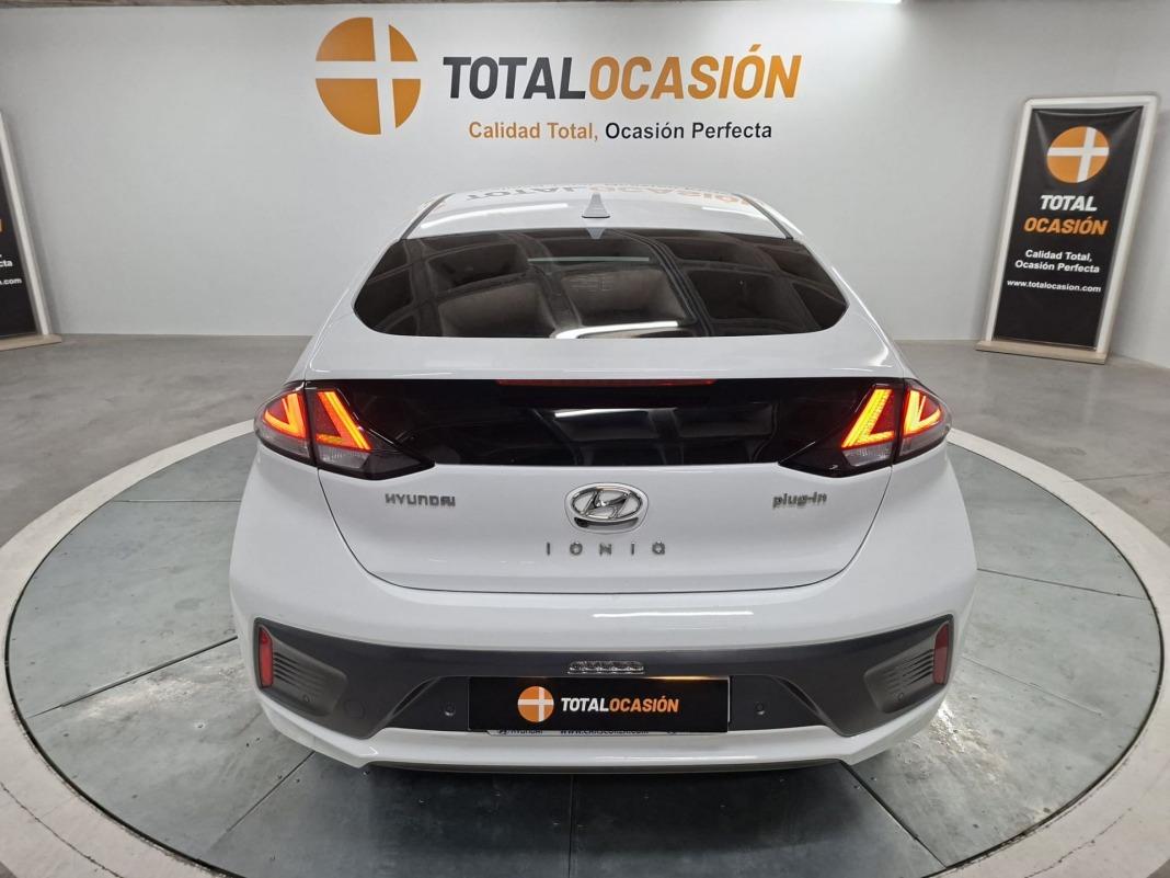 Hyundai Ioniq 1.6 GDI PHEV Tecno DCT
