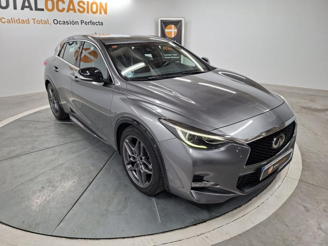 Infiniti Q30 2.0T SPORT 7DCT AWD