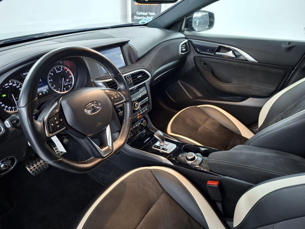 Infiniti Q30 2.0T SPORT 7DCT AWD