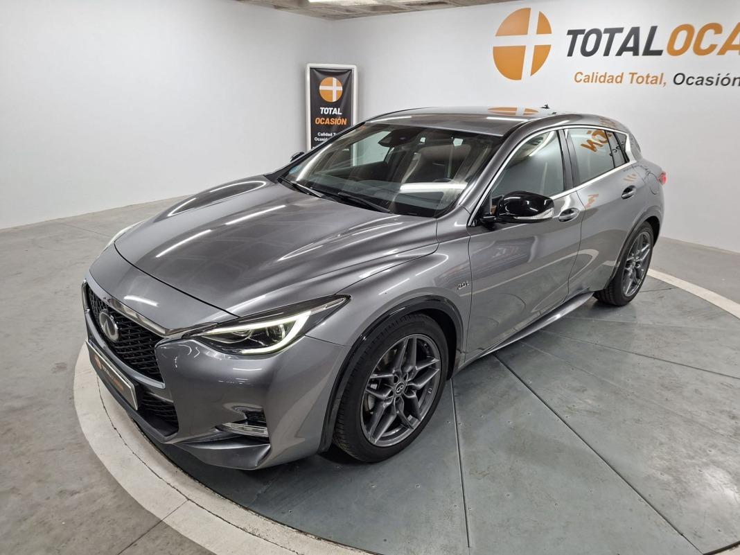 Infiniti Q30 2.0T SPORT 7DCT AWD