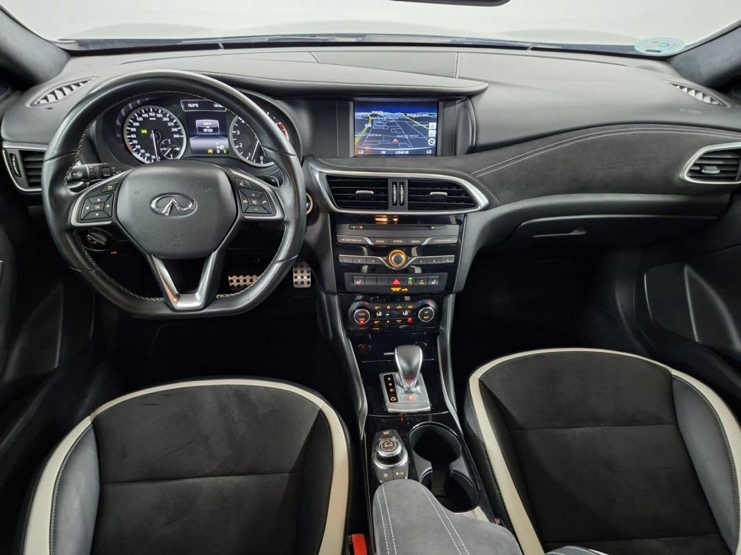 Infiniti Q30 2.0T SPORT 7DCT AWD