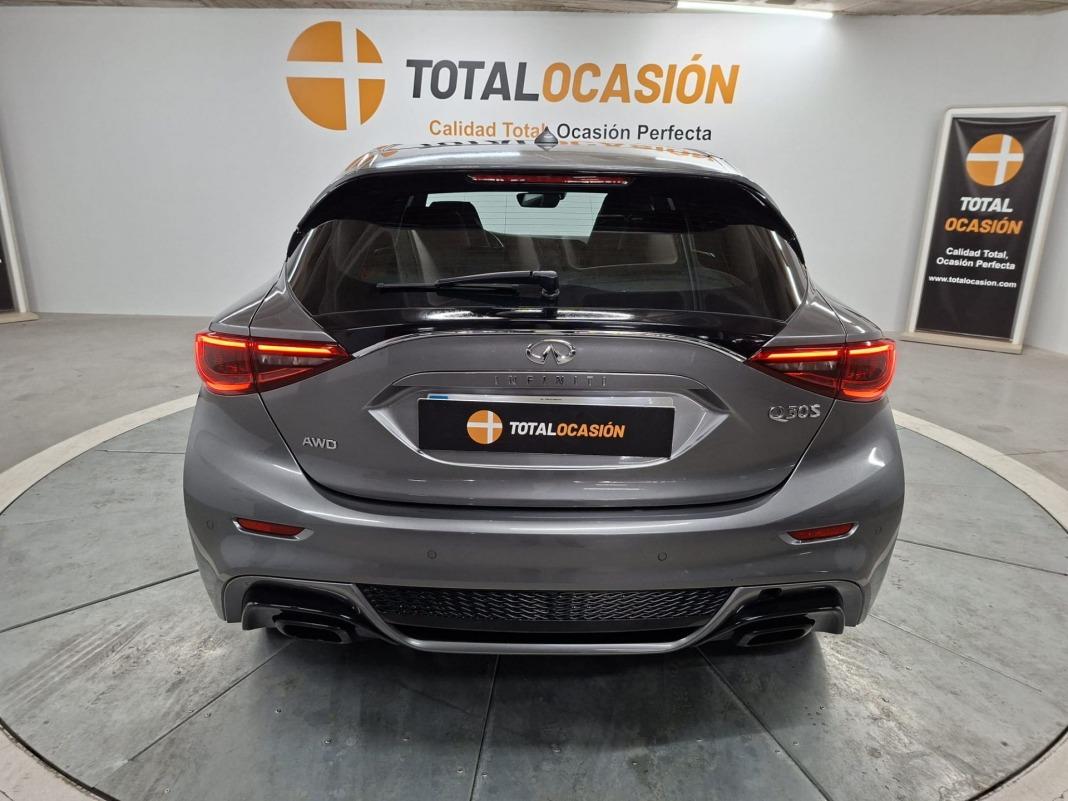 Infiniti Q30 2.0T SPORT 7DCT AWD