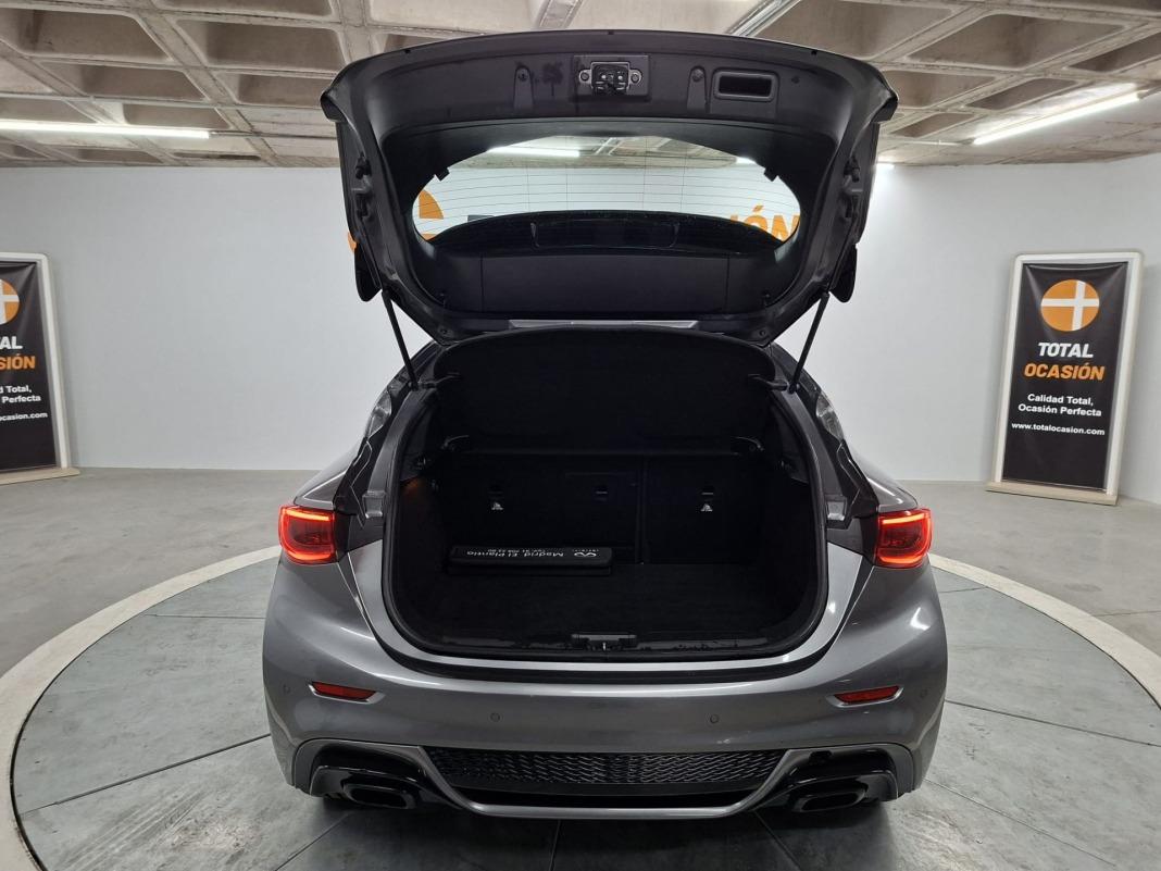 Infiniti Q30 2.0T SPORT 7DCT AWD