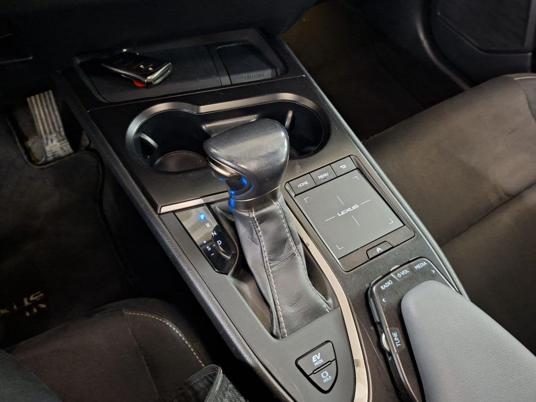Lexus Ux 250H BUSINESS