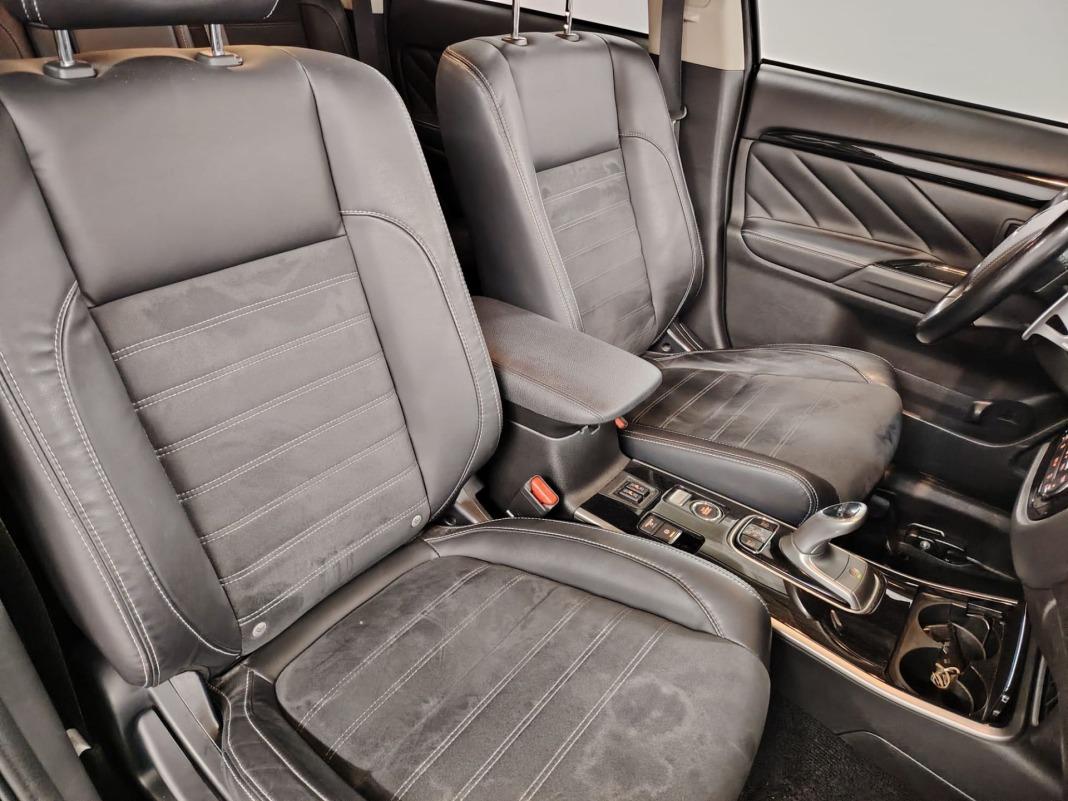 Mitsubishi Outlander 2.0 PHEV Kaiteki Auto 4WD