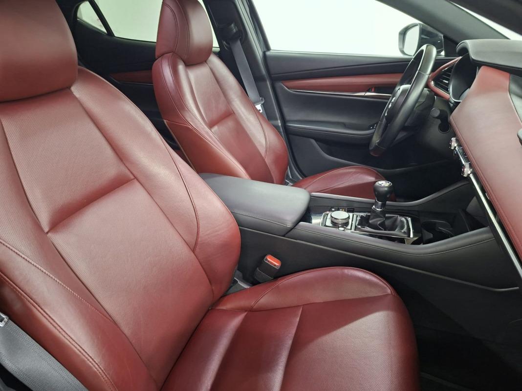 Mazda Mazda3 2.0 SKYACTIV-X ZENITH SAFETY RED
