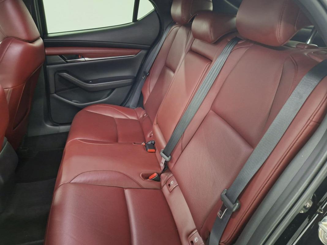 Mazda Mazda3 2.0 SKYACTIV-X ZENITH SAFETY RED