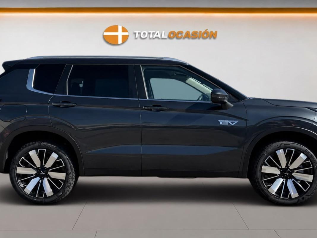 Mitsubishi Outlander PHEV Kaiteki 4WD