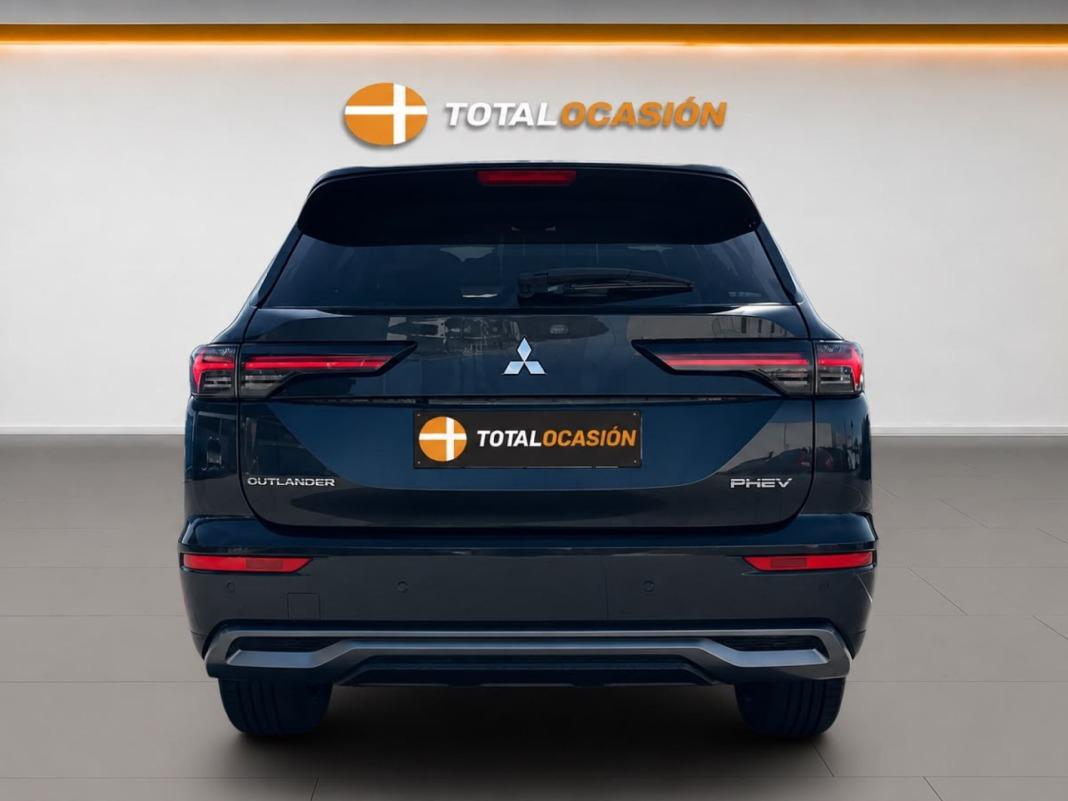 Mitsubishi Outlander PHEV Kaiteki 4WD