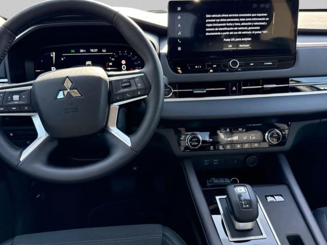 Mitsubishi Outlander PHEV Kaiteki 4WD
