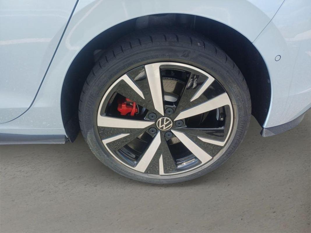 Volkswagen Golf GTE 1.5 PHEV 130kW 200 kW (272 CV) DSG