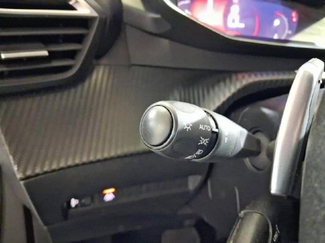 Peugeot 2008 Allure Puretech 130 S&S EAT8