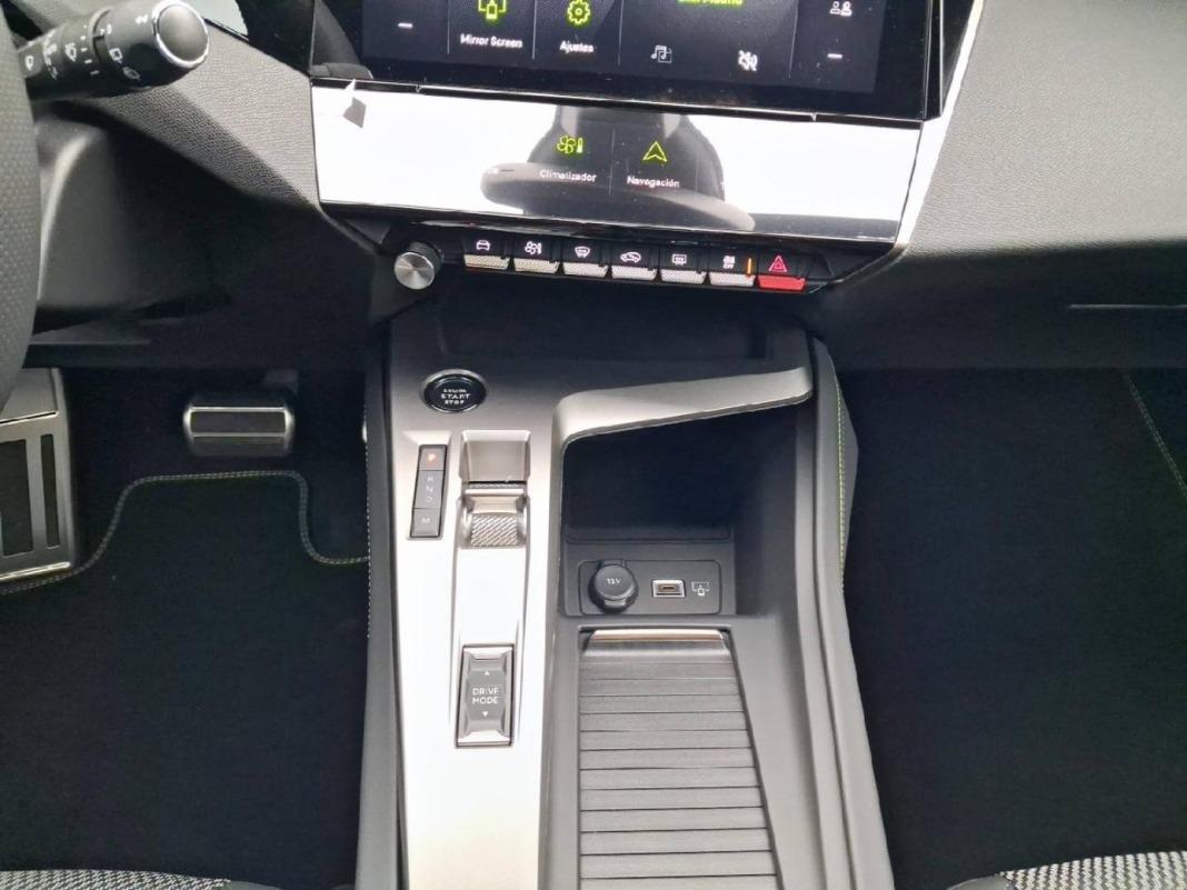 Peugeot 308 5P GT Hybrid MHEV 145 e-DCS6