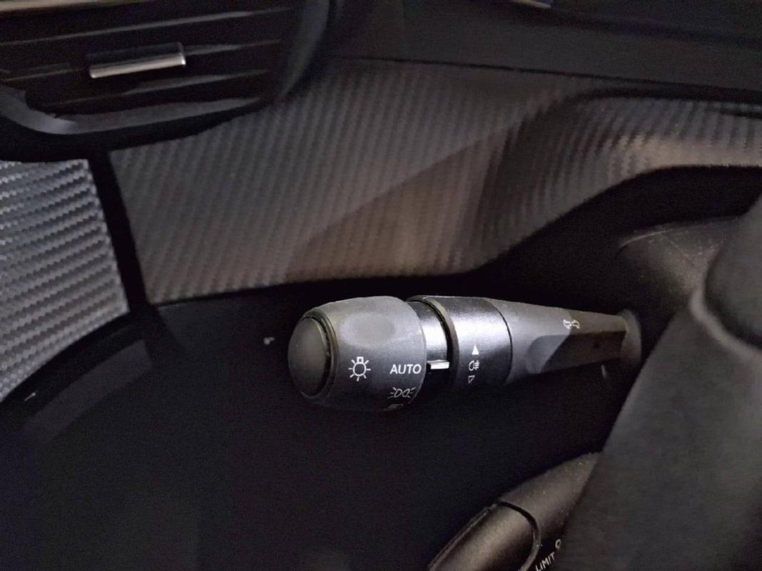 Peugeot 208 Allure Puretech 100