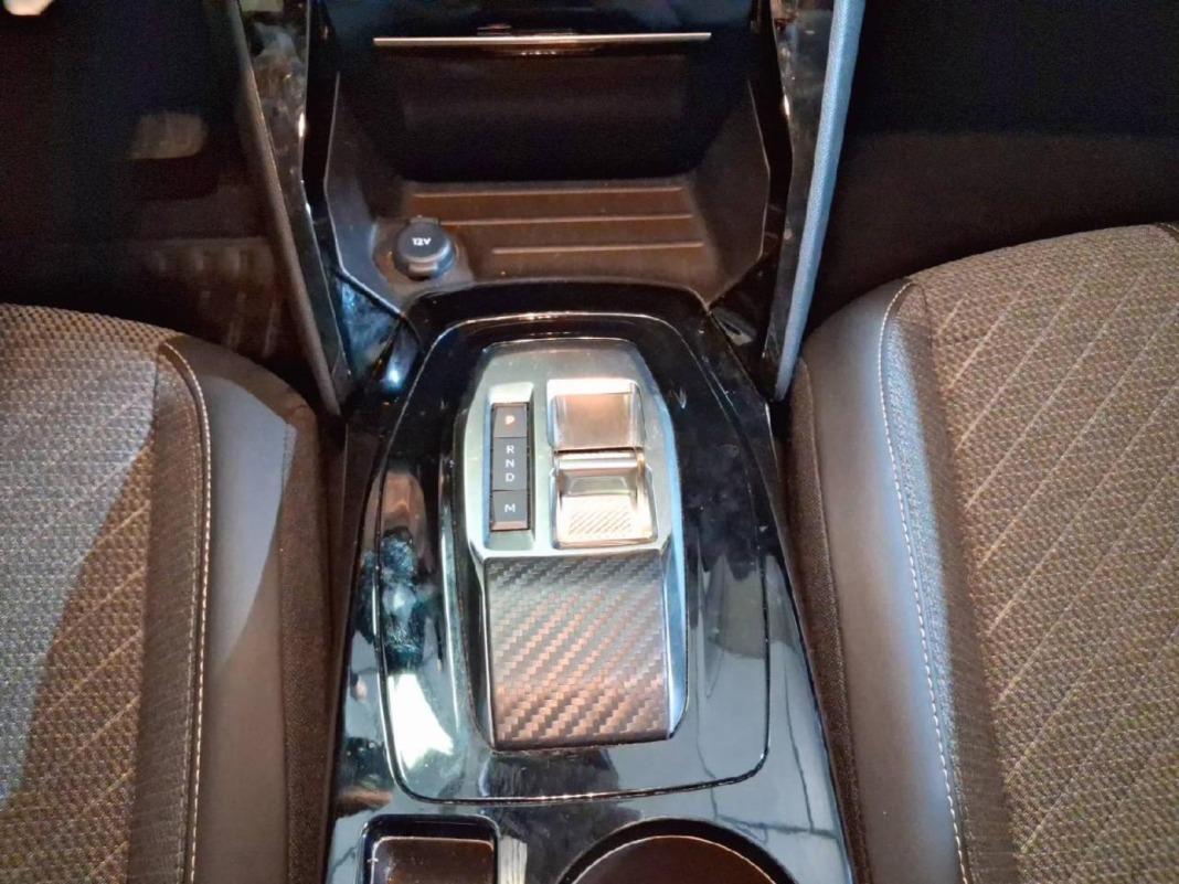 Peugeot 208 Allure HYBRID 110 eDCS6