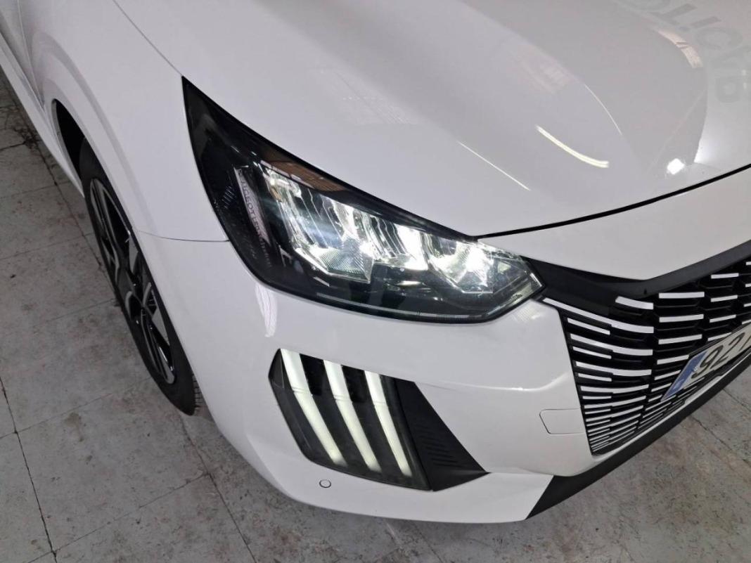 Peugeot 208 Allure HYBRID 110 eDCS6