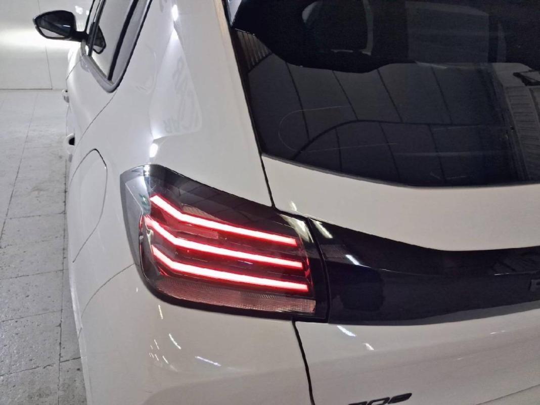 Peugeot 208 Allure HYBRID 110 eDCS6