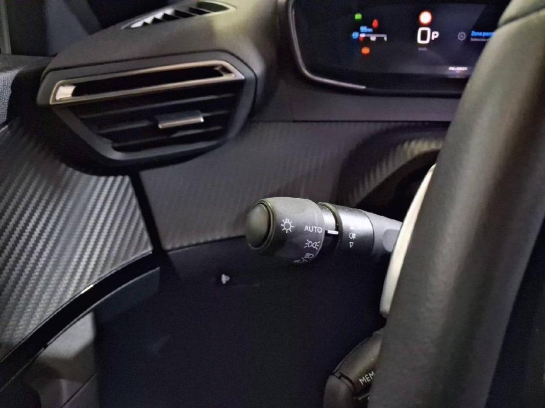 Peugeot 2008 N2008 Allure Hybrid 145 eDCS6