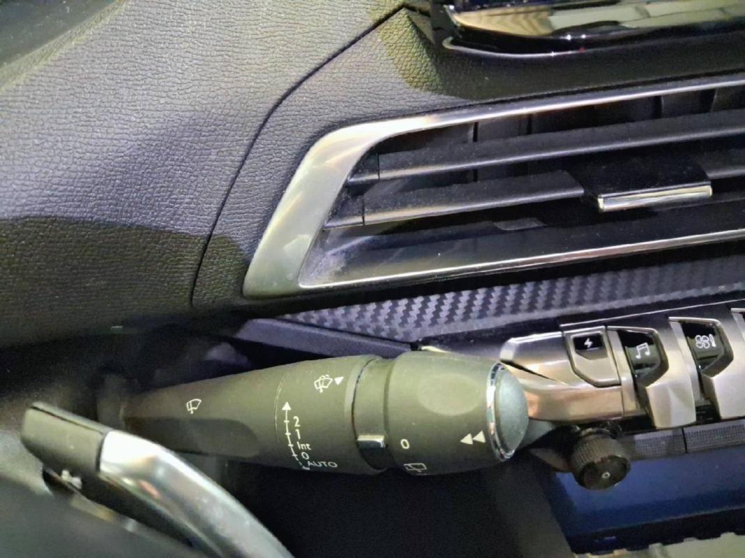 Peugeot 3008 Hybrid 225 e-EAT8 Allure