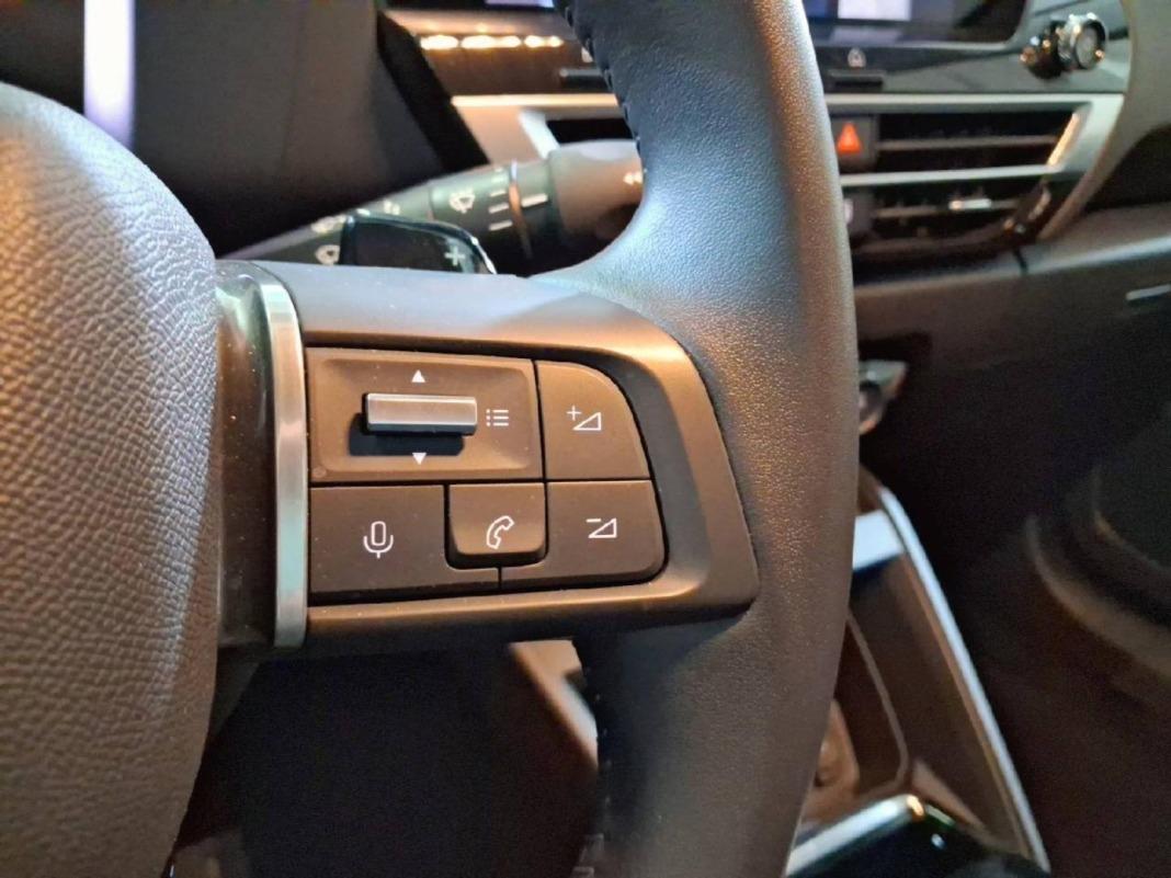 Citroen C4 Hybrid 136 e-DCS6 Plus