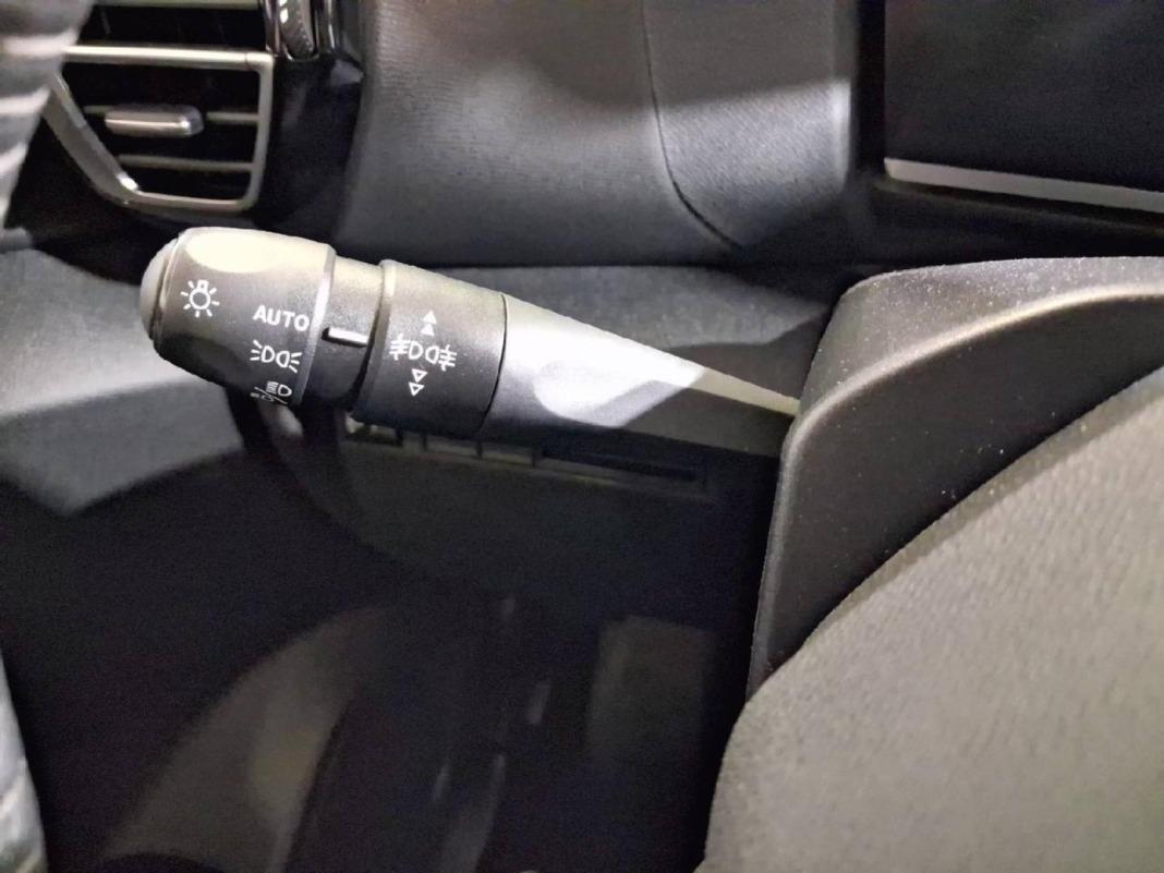 Citroen C4 Hybrid 136 e-DCS6 Plus