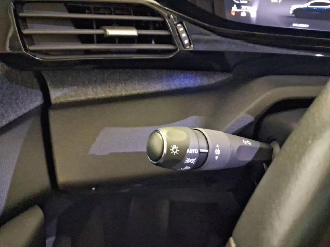 Peugeot 408 408 Allure Puretech 130 EAT8