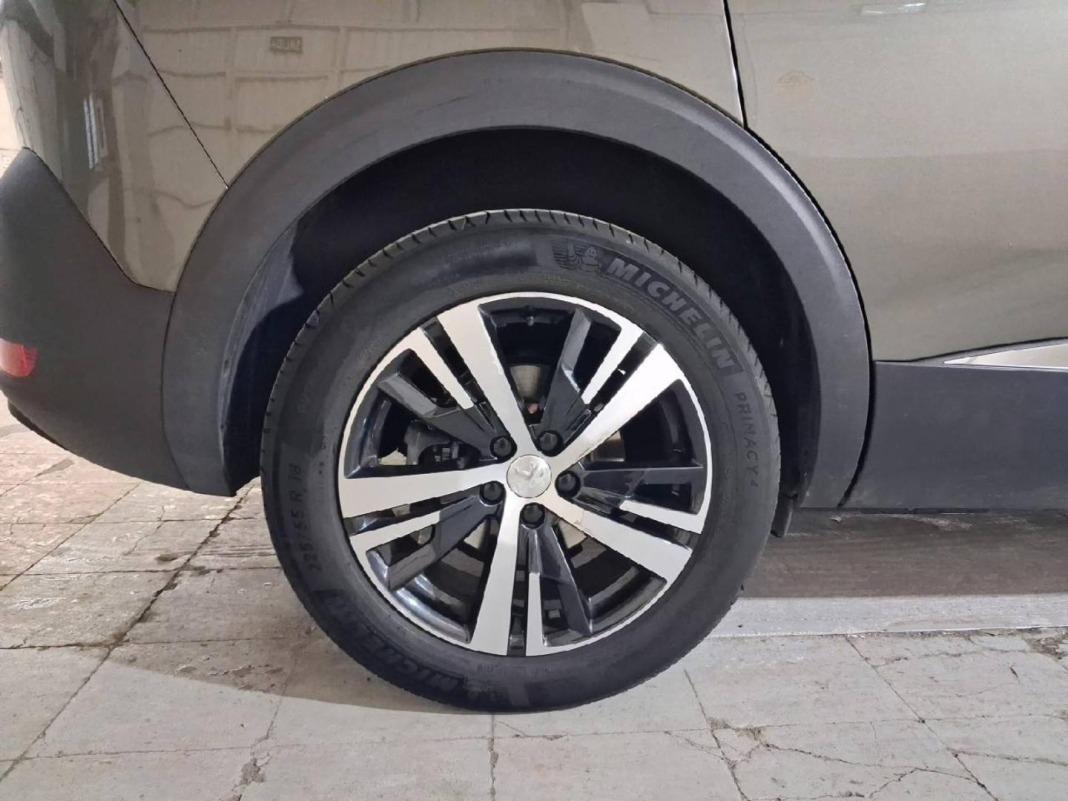 Peugeot 5008 Allure 1.2L PureTech 96kW (130CV) EAT8