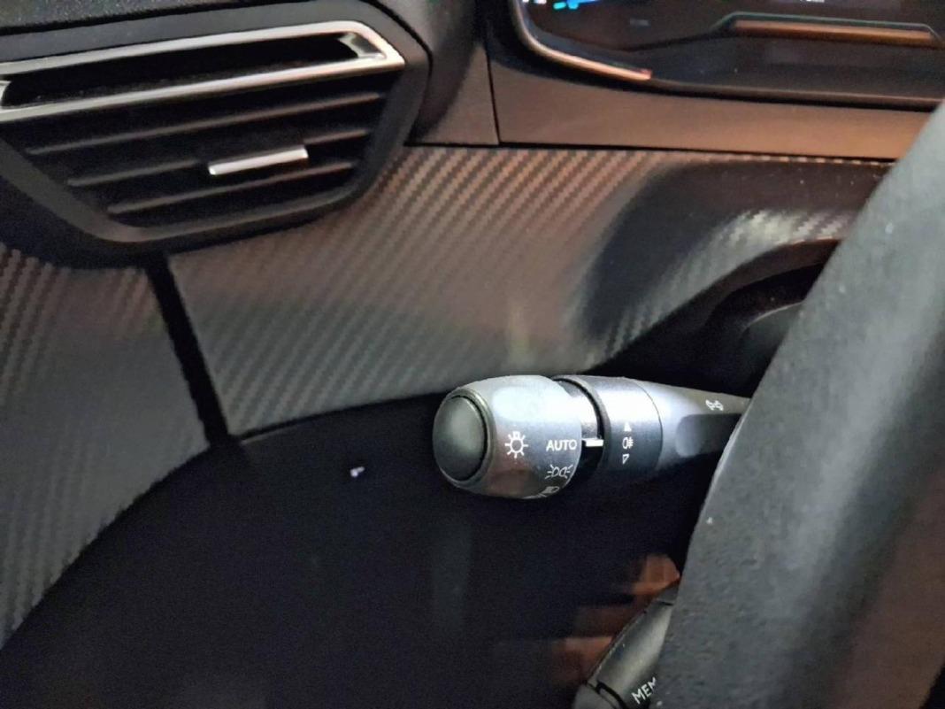 Peugeot 208 Style HYBRID 110 eDCS6