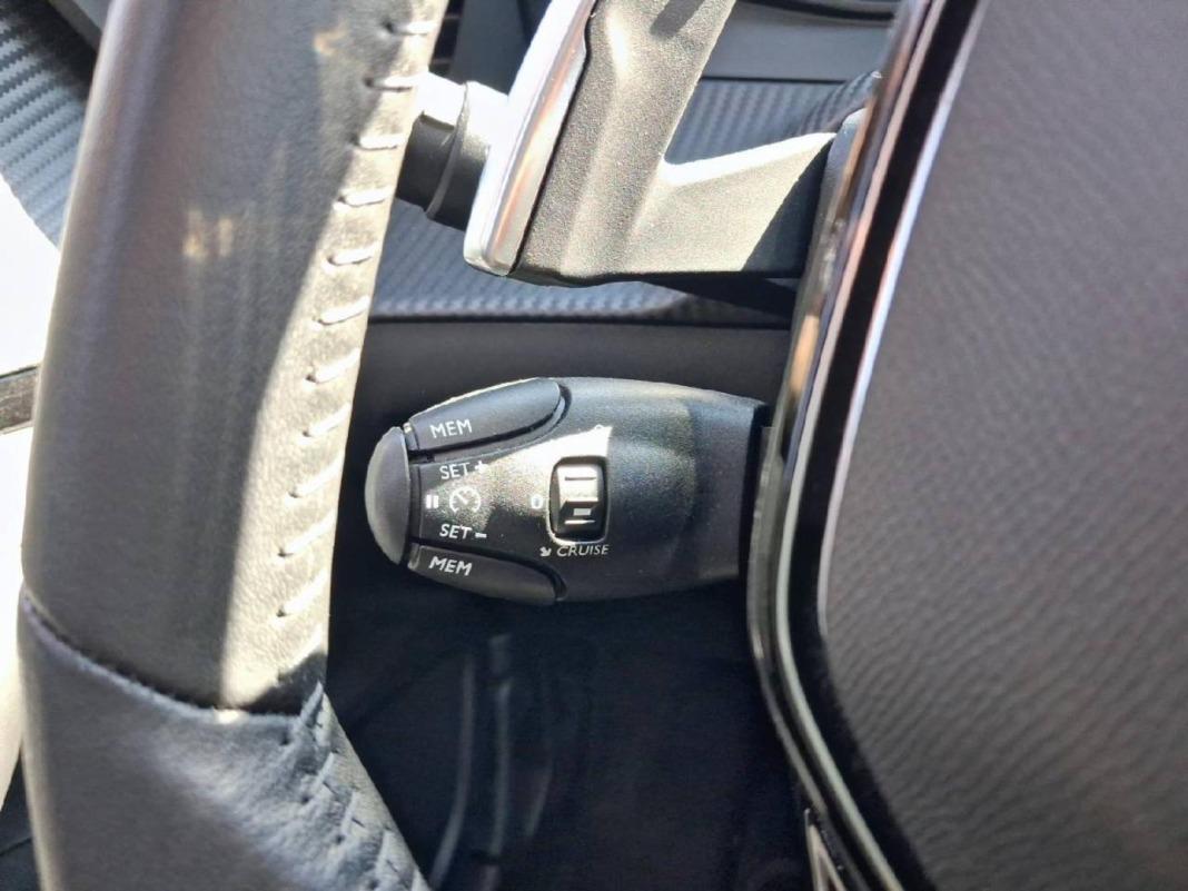 Peugeot 2008 N2008 Allure Hybrid 136 eDCS6